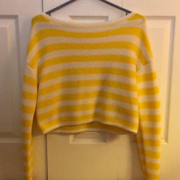 🌻3/26$ Garage striped yellow and white Sweater🌻 - Picture 2 of 4